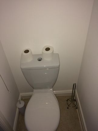 Room to rent in Smawthorne Lane, Castleford