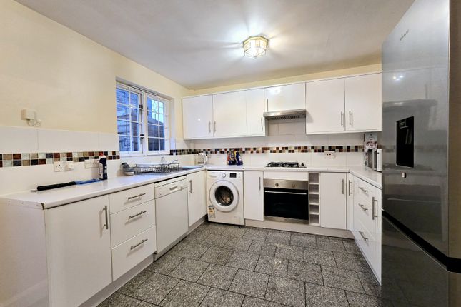 16, keats close, London photo 4