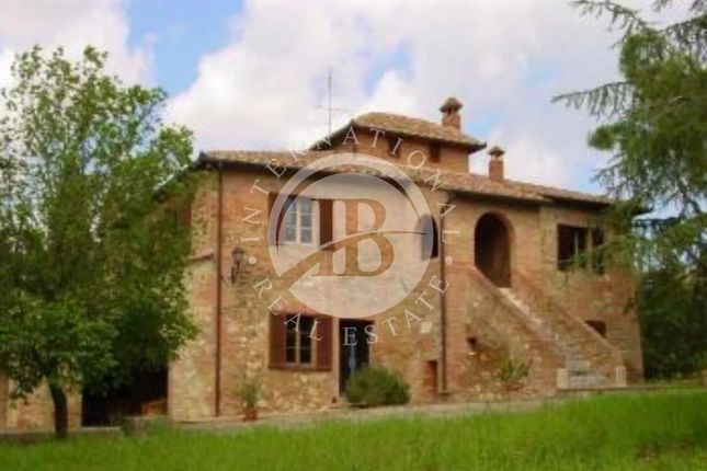 Villa for sale in Montepulciano, Tuscany, 53045, Italy