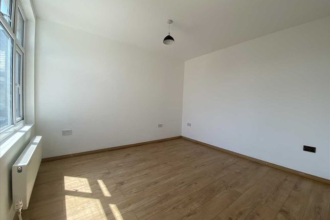 Flat 1, 166-168, Greenford Road, Harrow photo 2
