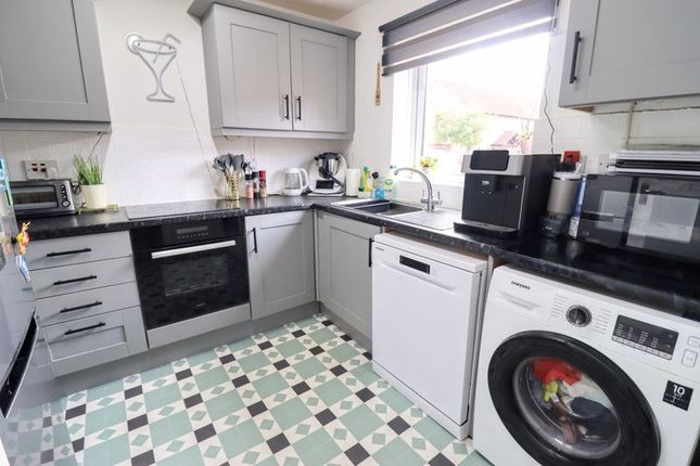8, Kempton Gardens, Milton Keynes photo 3