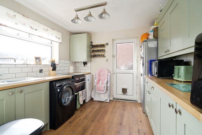 51, West End Avenue, Barnsley photo 4