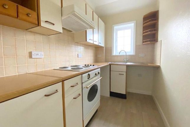 Flat to rent in Arundel Road, Littlehampton, West Sussex