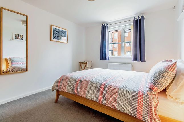 Flat for sale in Armstrong Quay, Liverpool, Merseyside