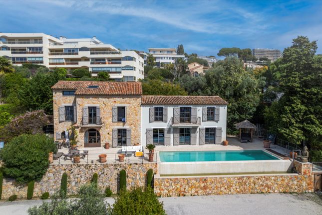 Villa for sale in Le Cannet, Alpes-Maritimes, Provence-Alpes-Côte d`Azur, France