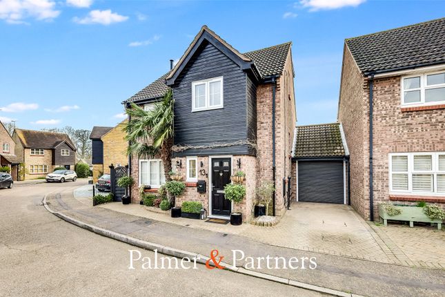 13, Blackwood Chine, Chelmsford photo 4