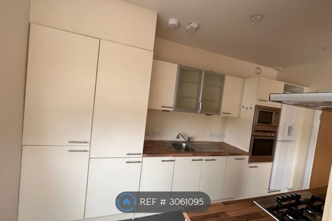 Flat, Castlebank Place, Glasgow photo 2