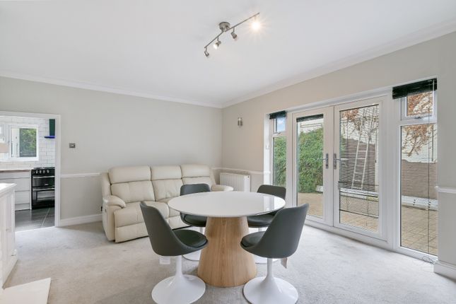34 Stanley Road, Ashford, Surrey photo 4