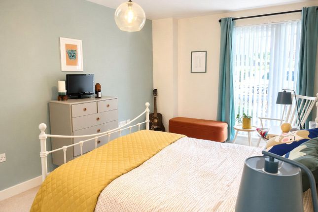SNG OR, 13, Echo Court, London photo 4