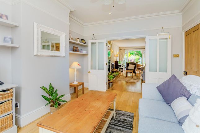 3, Northcroft Villas, Englefield Green photo 3