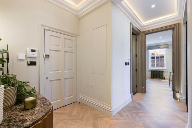 15,, Redington Gardens, London photo 3