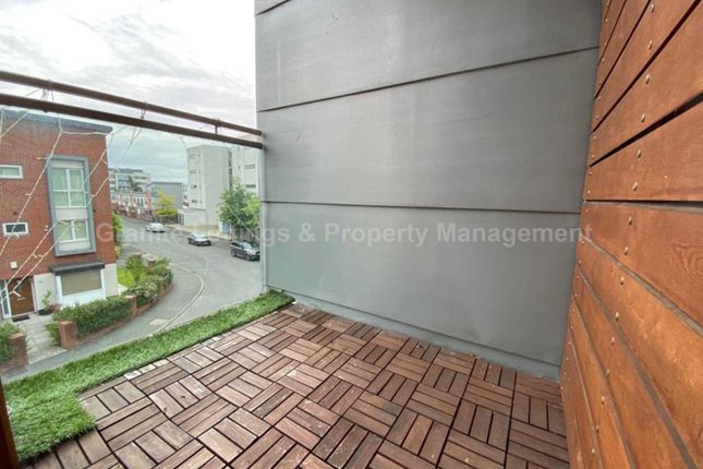 26, Bell Crescent, Manchester photo 4