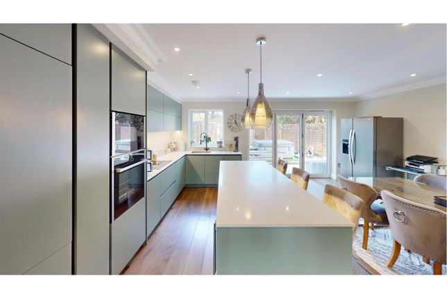 Tree Cottage, Holm Oaks, Horsham photo 2
