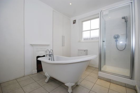 Thumbnail Terraced house to rent in Kennington Road, Waterloo