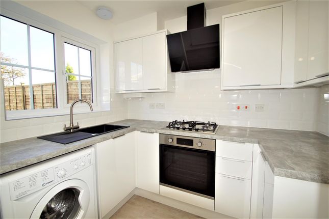 Mead Road, Leeds photo 2