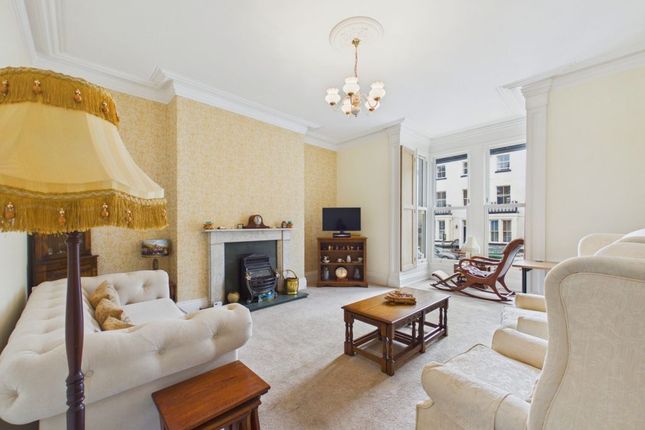 Flat 2, 4 Abbey Terrace, Whitby photo 2