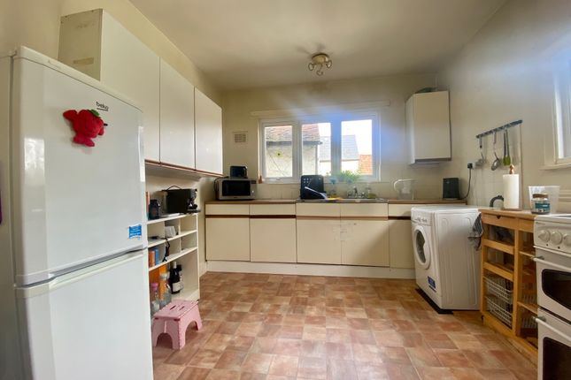 Flat to rent in High Street, Ongar
