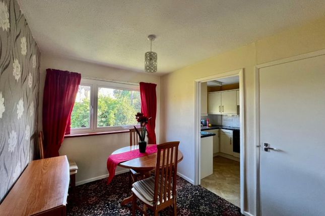 Flat for sale in Springfields, Cam, Dursley