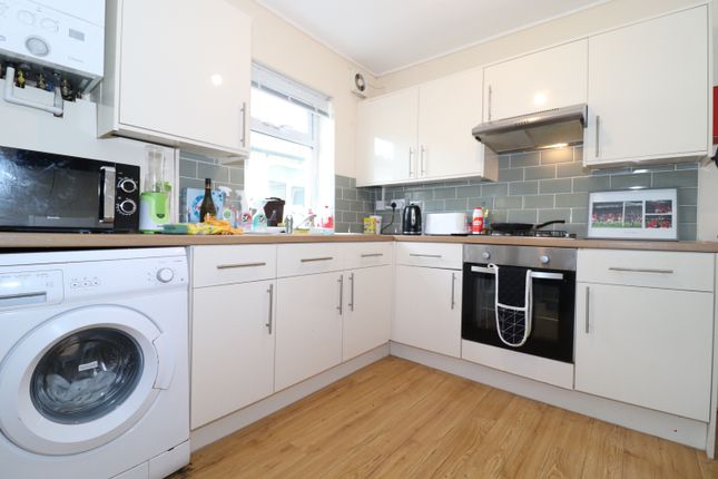 Flat A, 16, Llanbleddian Gardens, Cardiff photo 2