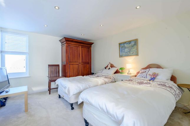 8450505-Interior06-800.Jpg