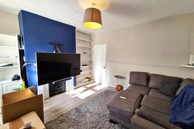 20, Gatewen Road, Wrexham photo 3