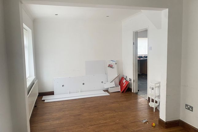 94, Seymour Drive, Ellesmere Port photo 3
