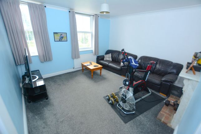 Flat A, 5, Church Street, Horsham photo 5