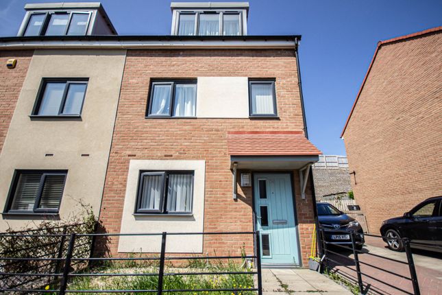 Thumbnail Semi-detached house to rent in Featherwood Avenue, Newcastle Upon Tyne, Tyne And Wear