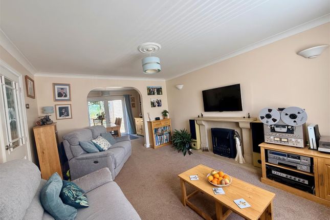 11, Newnham Close, Plymouth photo 2