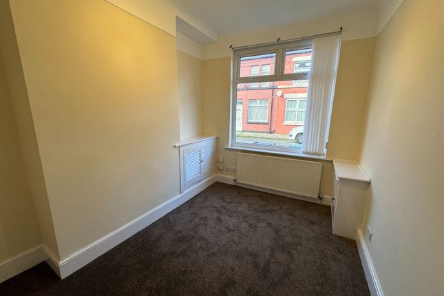 6, Acacia Grove, Wirral photo 2