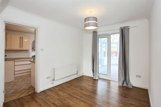 25, Bron Las, Hengoed photo 4