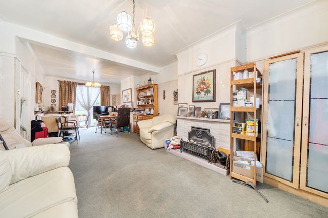 105, Clitherow Avenue, London photo 3
