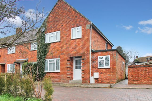 3-bed house on 25 Elizabeth Road, Wickham, £359,995