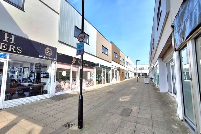 Flat 12, Waterlooville photo 2