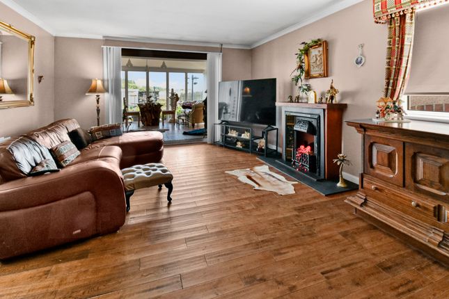 5 Harthill Road, Bathgate photo 2