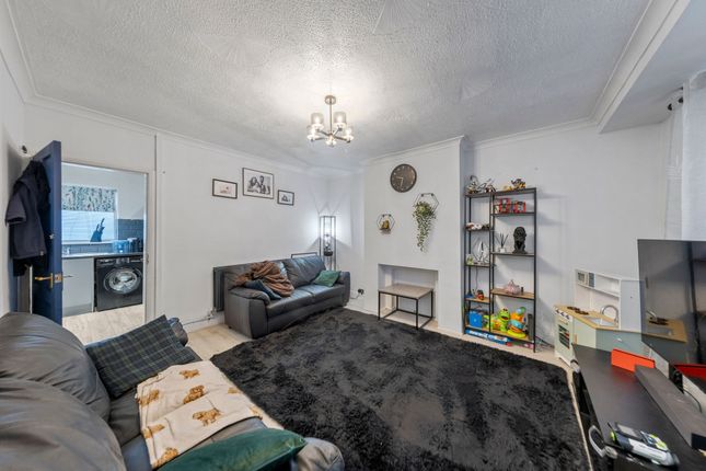 35 Moseley Avenue, Warrington photo 3