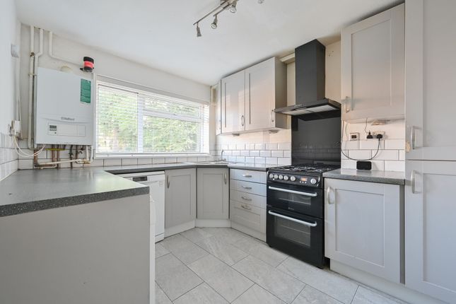 98 Greenbank Road, Watford photo 2