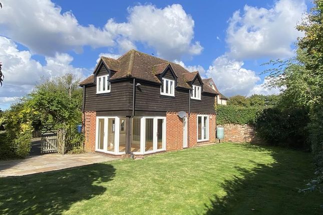 2 Nursery Cottages, Harvest Hill, Wooburn Common, Wooburn Green photo 2