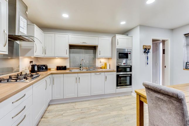 11, Thames Court, Kettering photo 3