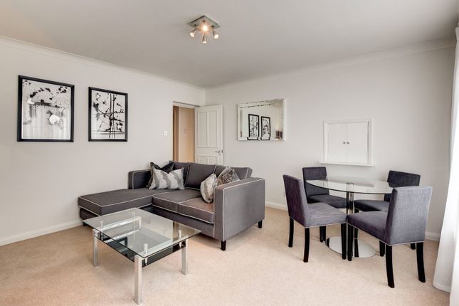 2-bed flat on Fulham Road, London, £5,092/mo