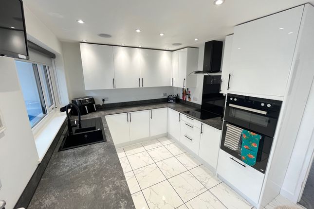 21, Gainsborough Drive, Bedworth photo 4