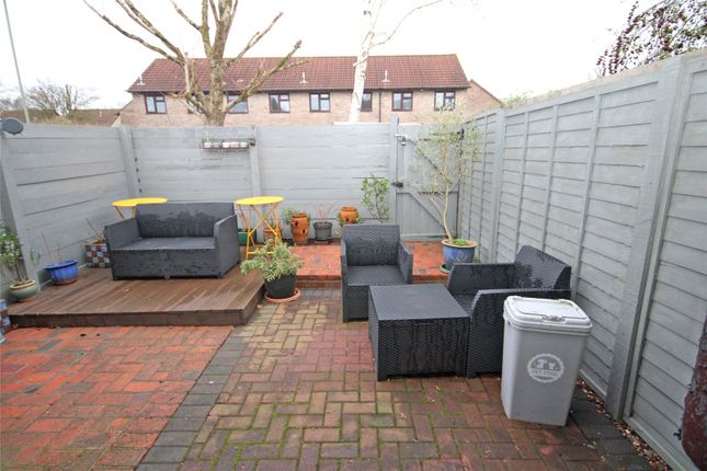 77, Eastlands, Hampshire photo 2
