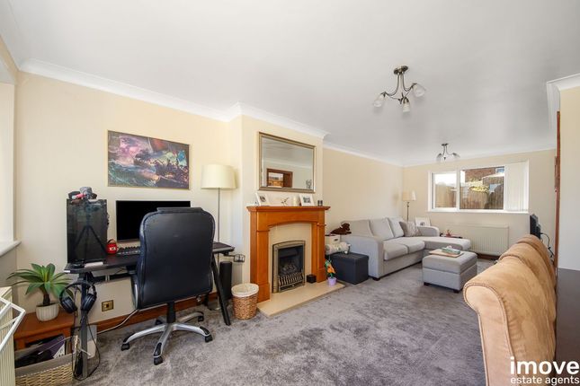 134 Roselands Drive, Paignton photo 3
