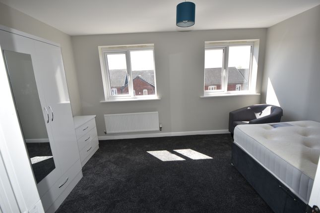 Town house to rent in Hoskins Lane, Middlesbrough