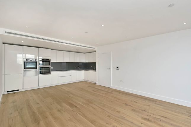 Flat for sale in Lombard Wharf, Battersea