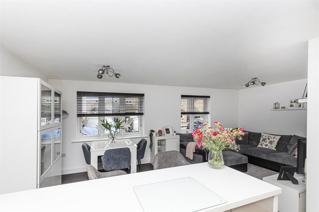 23 Duffy Court, Tennyson Avenue, Huddersfield photo 3
