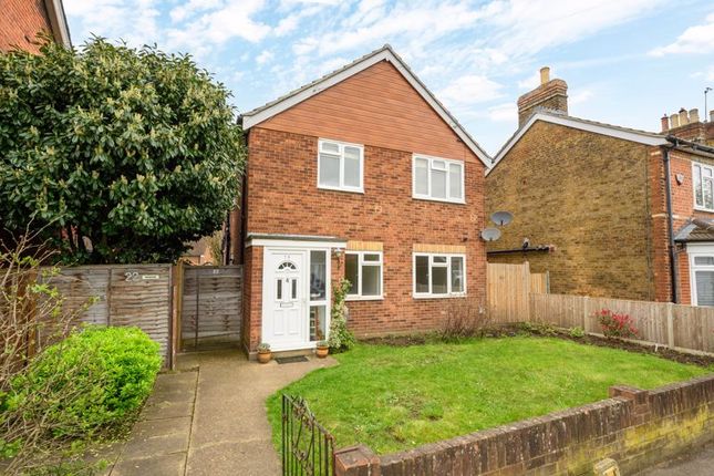 Thumbnail Flat to rent in Fordwater Road, Chertsey