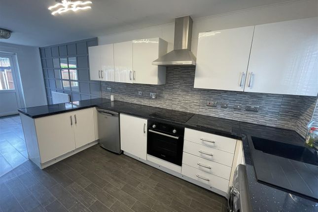 14, Basildon Road, Manchester photo 2