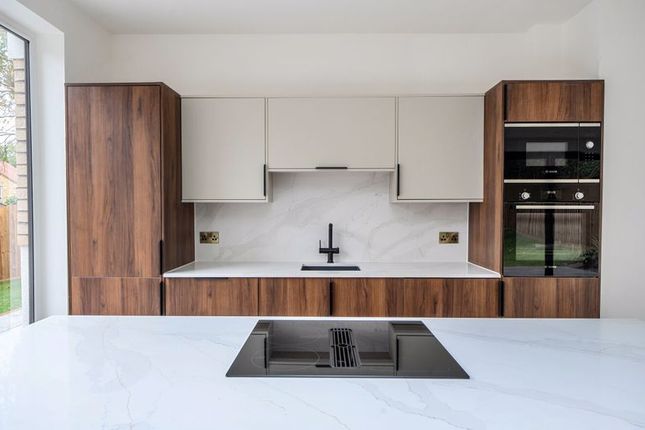 118b, Foxley Lane, Purley photo 3