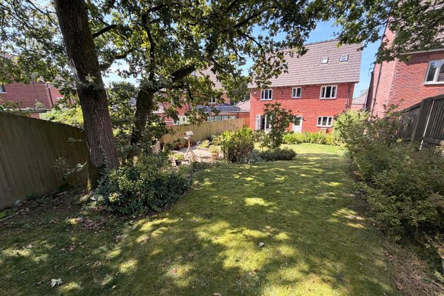 10, Silver Birch Close, Bolton photo 4